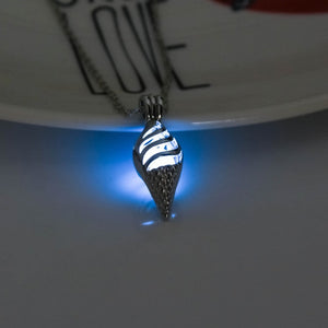 Glowing Conch Shape Necklace